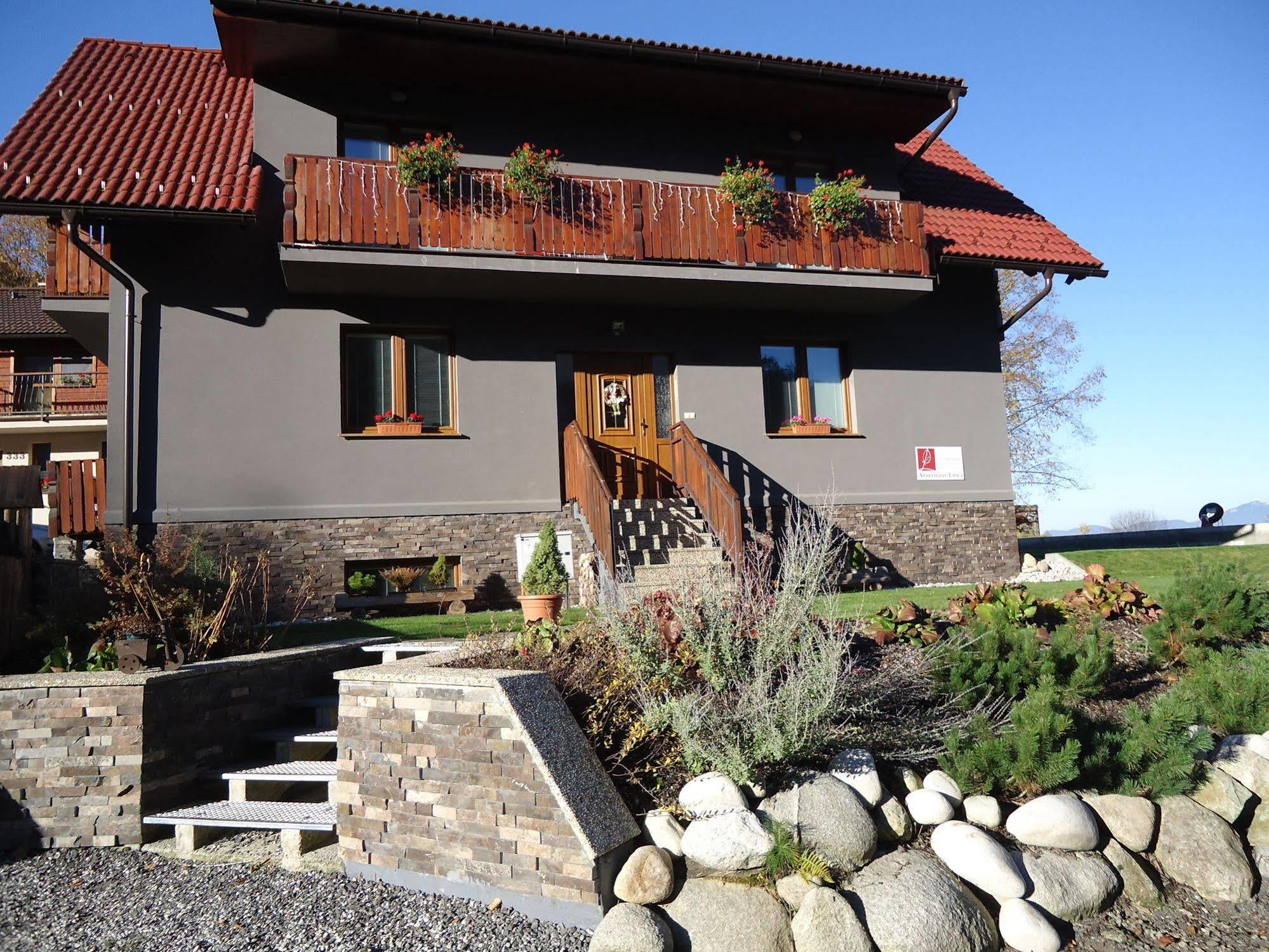 Apartmany Lipka Pavčina Lehota Buitenkant foto