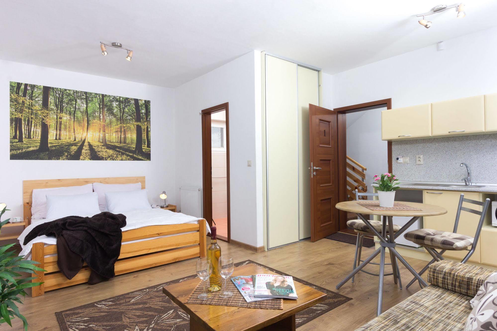 Apartmany Lipka Pavčina Lehota Buitenkant foto