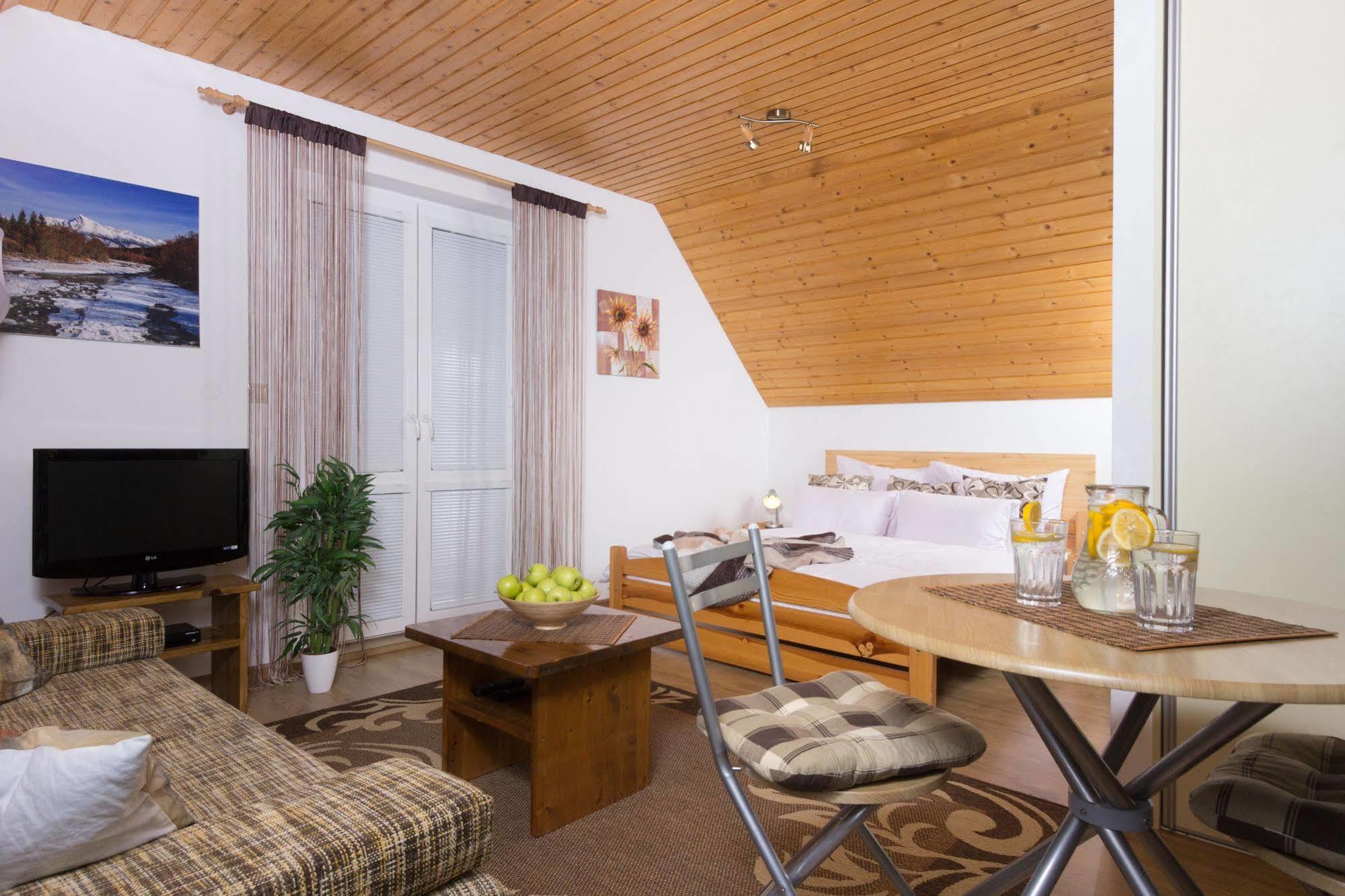 Apartmany Lipka Pavčina Lehota Buitenkant foto