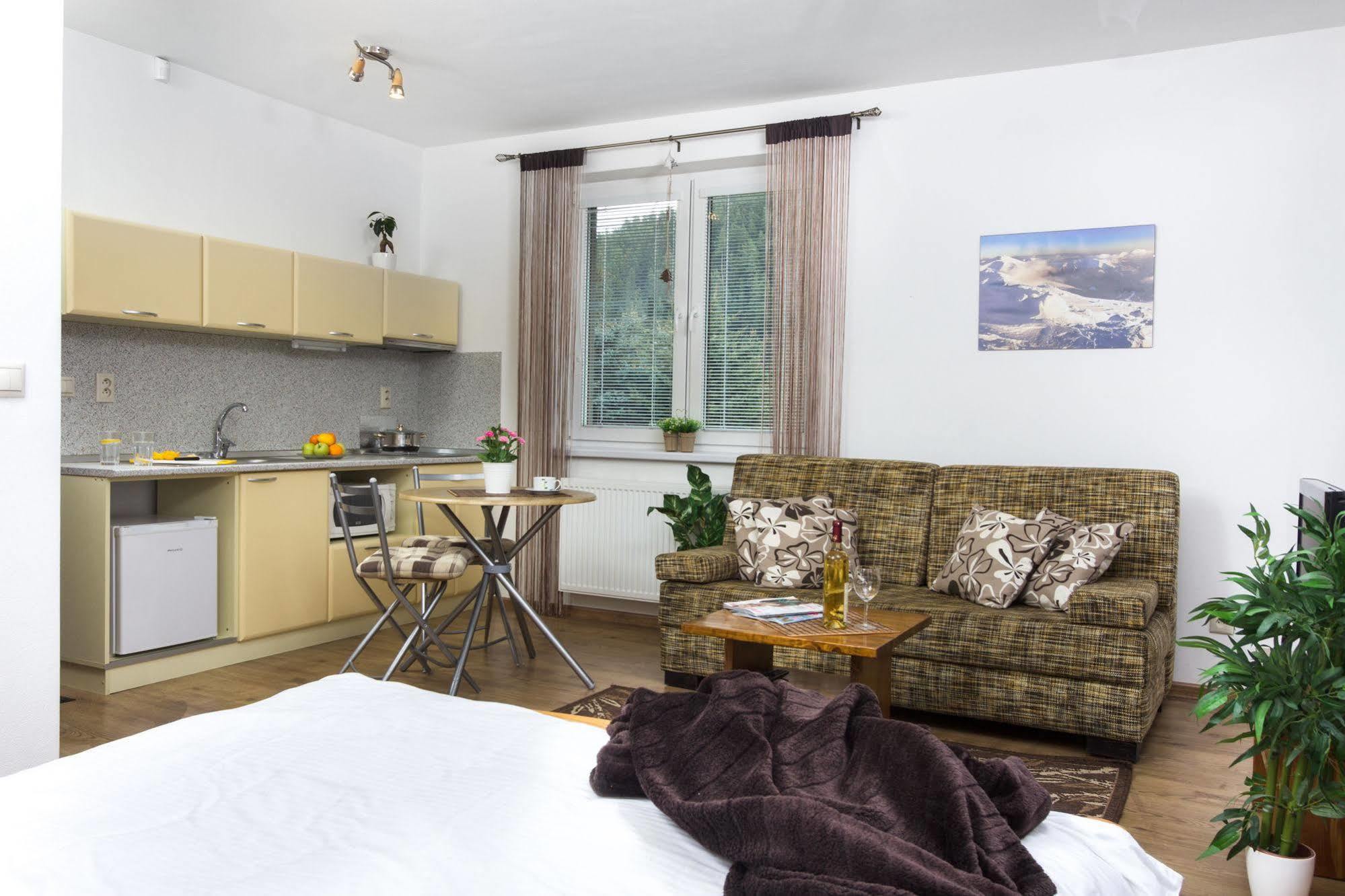Apartmany Lipka Pavčina Lehota Buitenkant foto